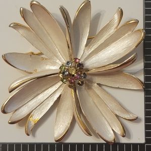 Vintage Park Lane Pearlized Enamel Flower Brooch Pin with Jeweled Center